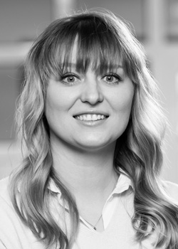 HUHN-architektur-portrait-mitarbeiter-Bauzeichnerin-4484